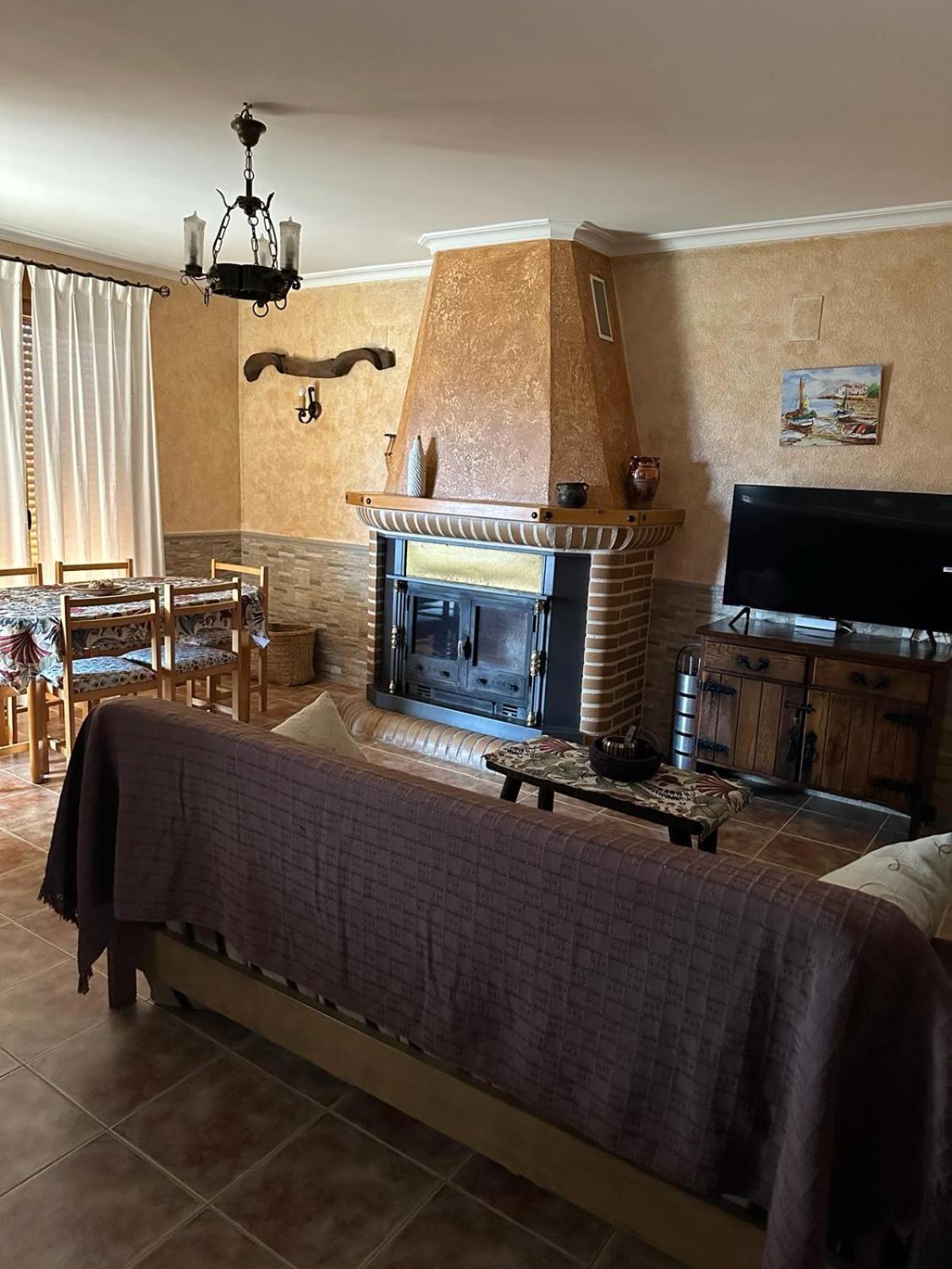 Casas Rurales Cerro Lobo Yeste Eksteriør bilde